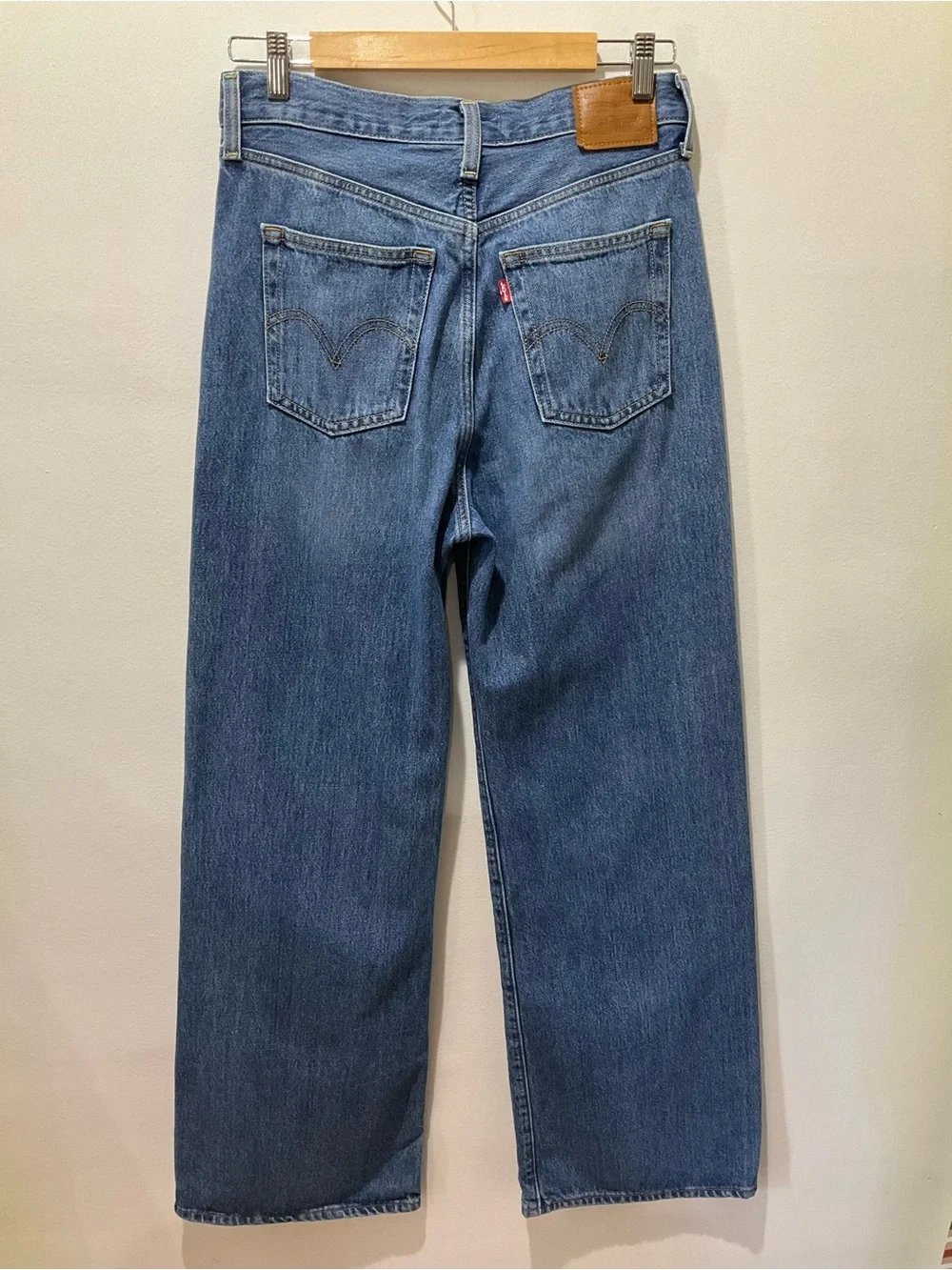 Levi's Women's Ribcage Wide Leg Size 28